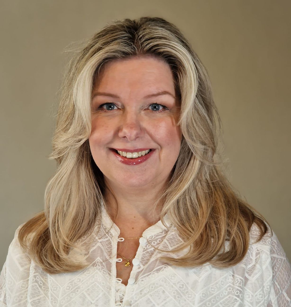 Team Studio Avance - Jolanda